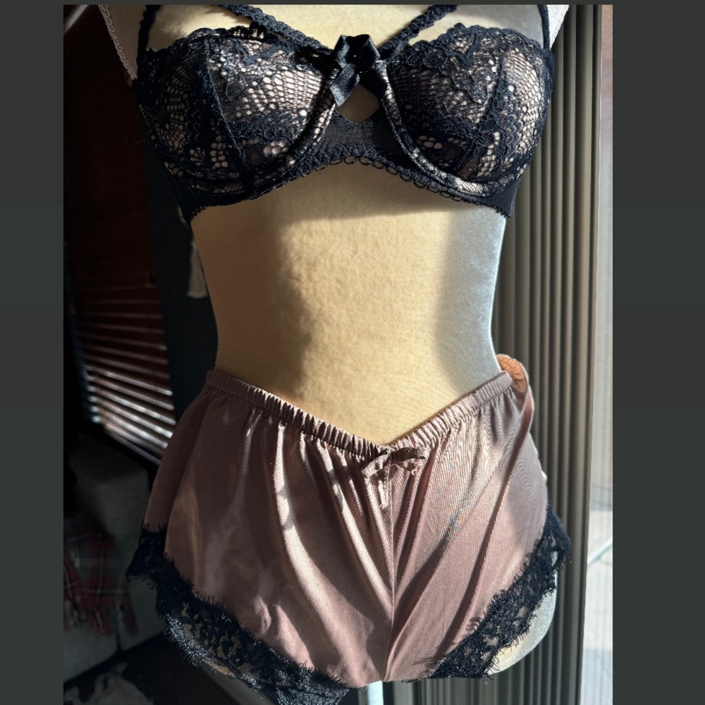 Lingerie shorts w Lace